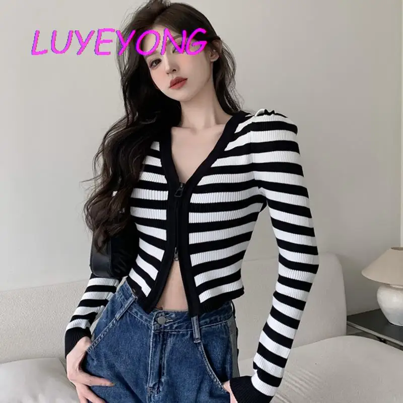 

Korean Short Knit Crop Top Lady Basic Short Zip-up Knitted Sweaters Female Striped Long Puff Sleeve V Neck Sweater 2023 Autumn