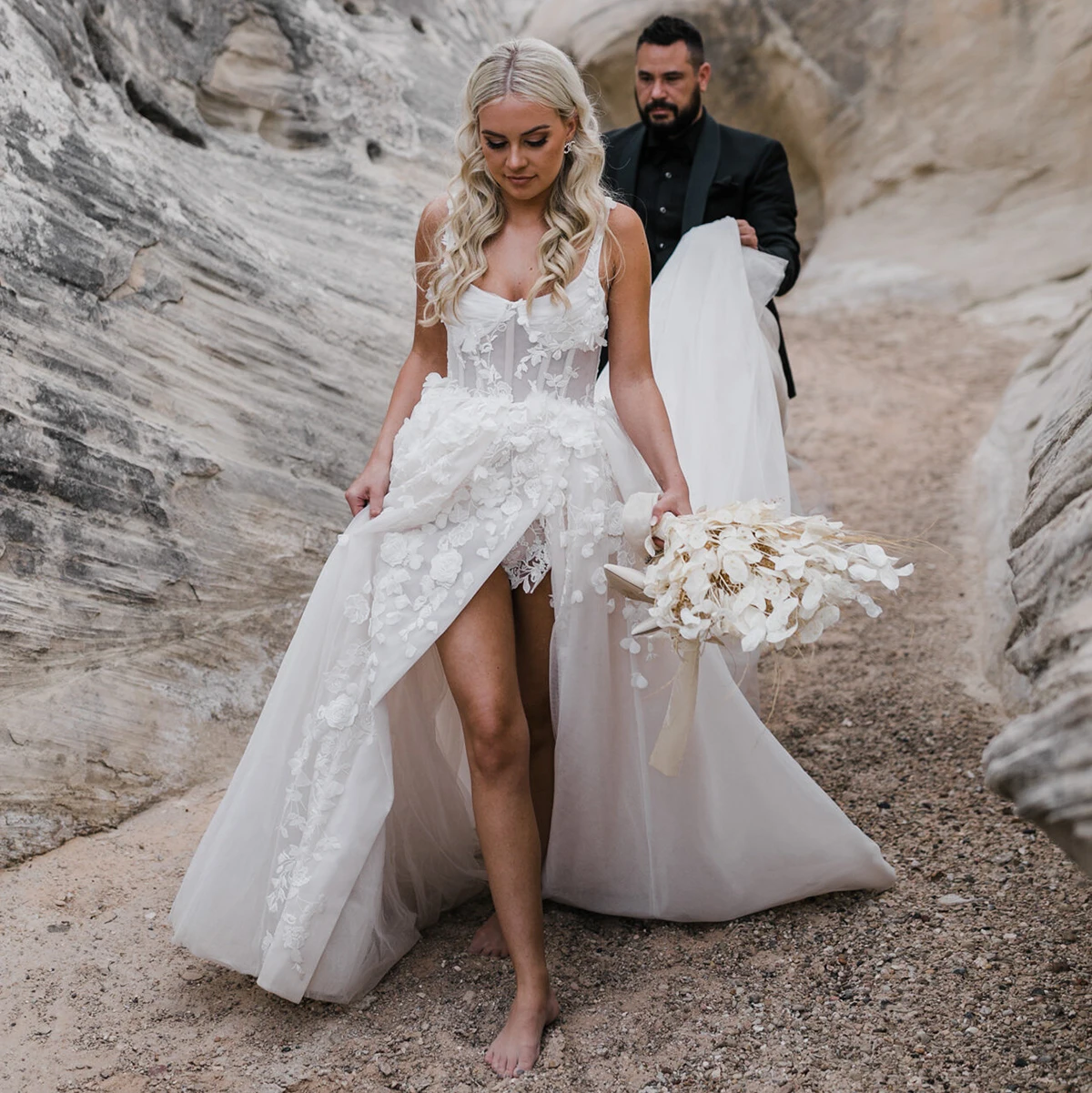 Пышное вышитое свадебное платье с овальным вырезом и трусами прозрачный топ