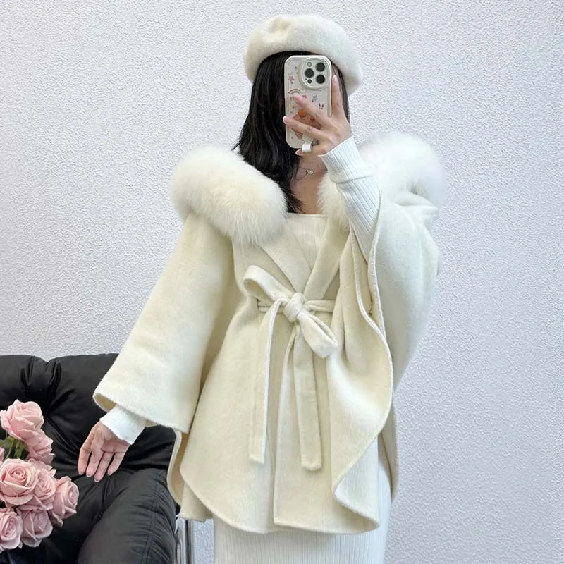 Женская шаль с воротником из натурального лисьего меха и капюшоном манжеты