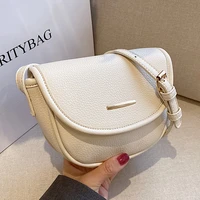 2022 new trendy high quality texture one shoulder messenger bag popular saddle bag niche design mini small bag female summer
