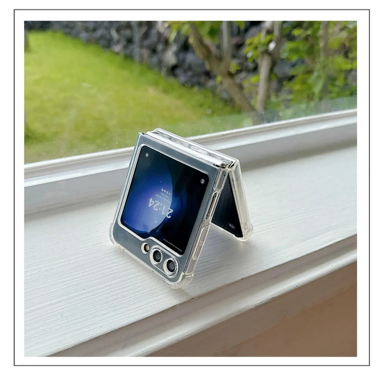 Чехол-книжка с рисунком из мультфильма Дональд Дак и Дейзи