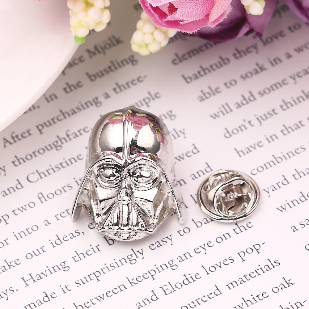 Металлическая брошь в виде шлема Дарта Вейдера из фильма Звездные войны - купить