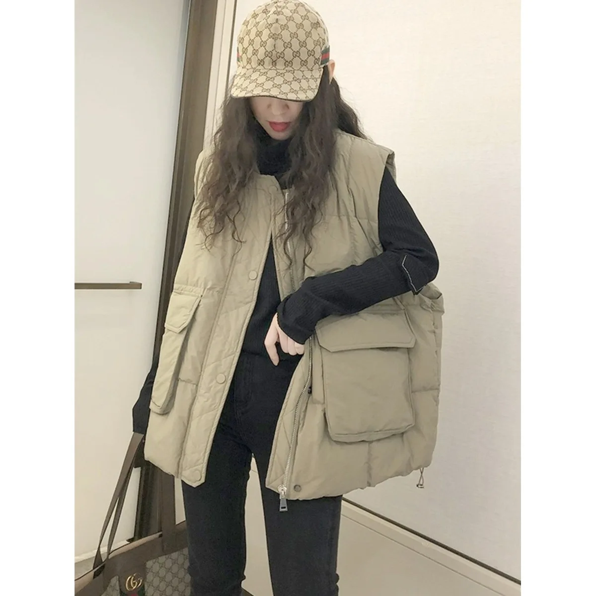 

Autumn Winter O-Neck Thick Waistcoat Women's Warm Loose Pocket Cotton Vest Female Casual Sleeveless Zipper Quilted Jacket