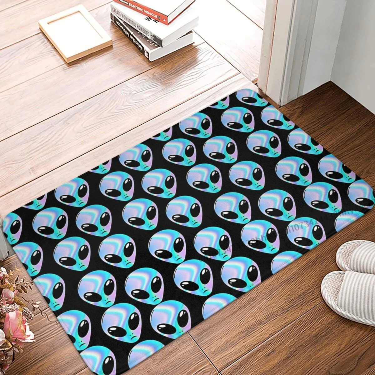 

Bath Mat Alien Head Holographic Blue Skin Doormat Flannel Carpet Balcony Rug Home Decor