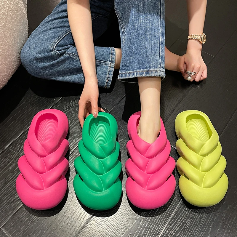 2022 Women Slippers Shoes For Women Designer Luxury Men Designer Sandals Fashion Soft Ins Trend Twist Shape Slippers For Women