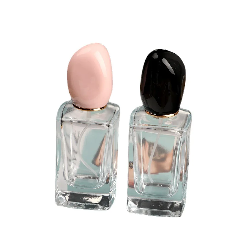 Рисунок 5 - Прозрачная бутылка для духов с распылителем