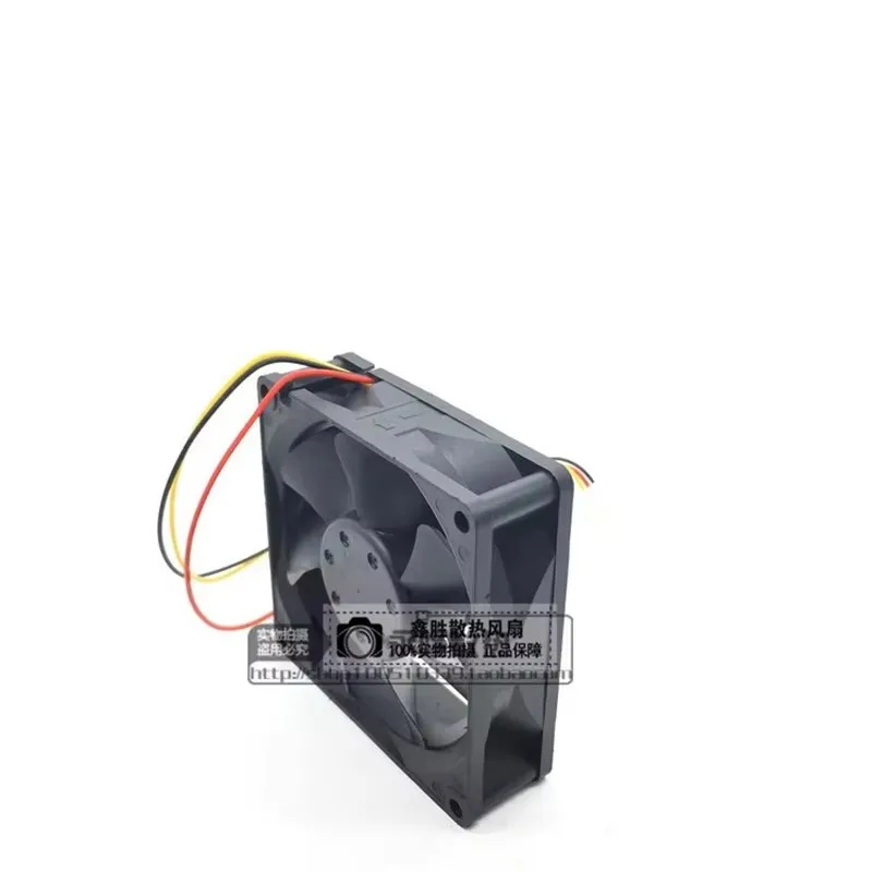 Аутентичный 3110KL-05W-B69 24 В 0 18 А 8 см 80*80*25 мм 3-проводной преобразователь частоты