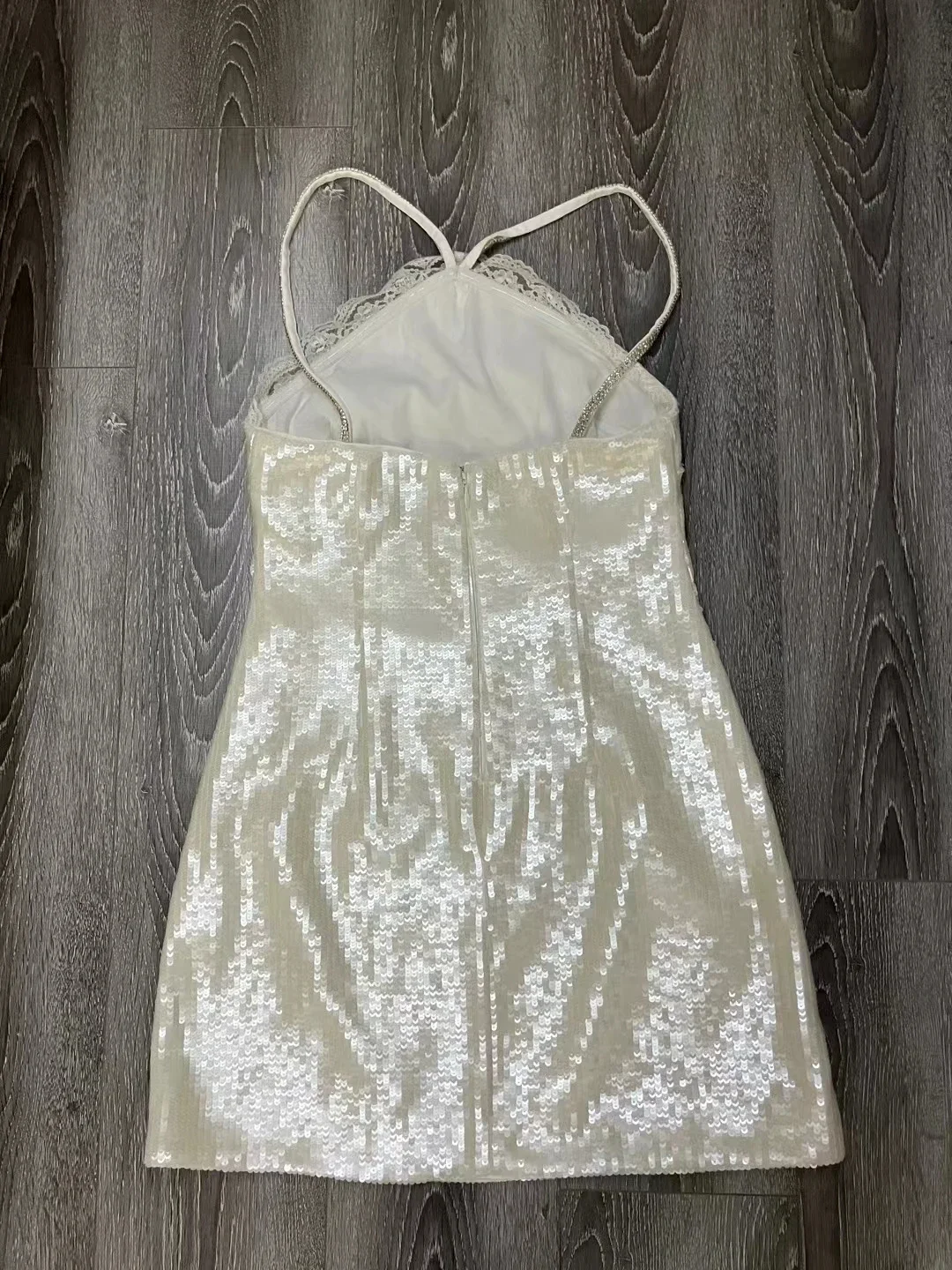 Летнее женское белое платье с пайетками и ромбовидной вышивкой милый женский