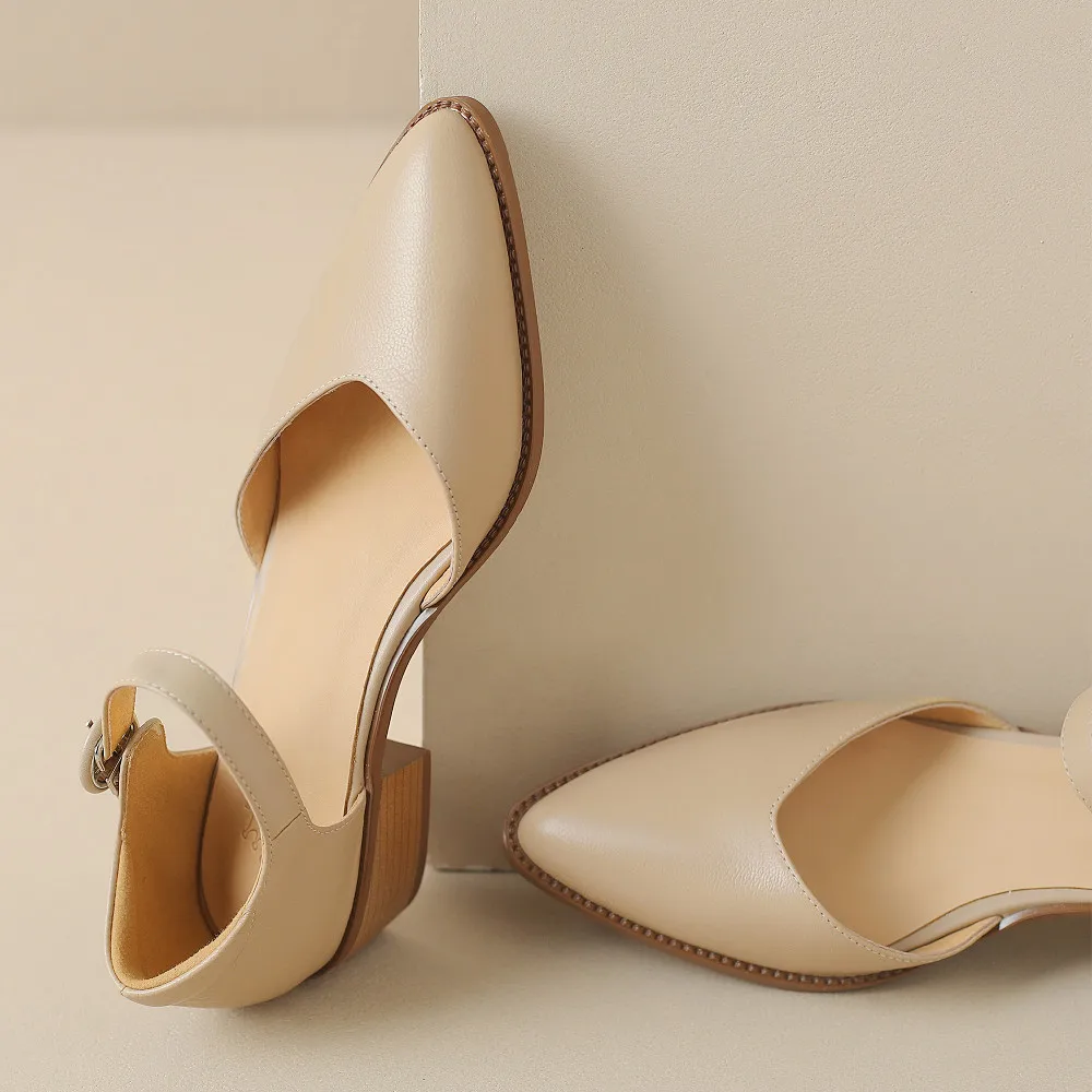 Женские босоножки из овечьей кожи с ремешком на щиколотке и острым носком