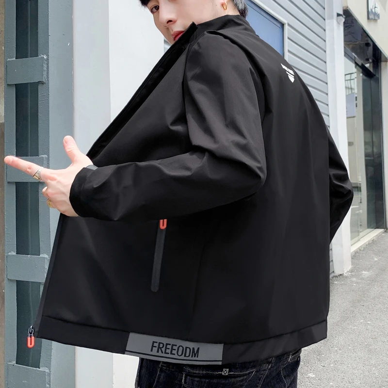 

Куртка мужская демисезонная тонкая на молнии с воротником-стойкой