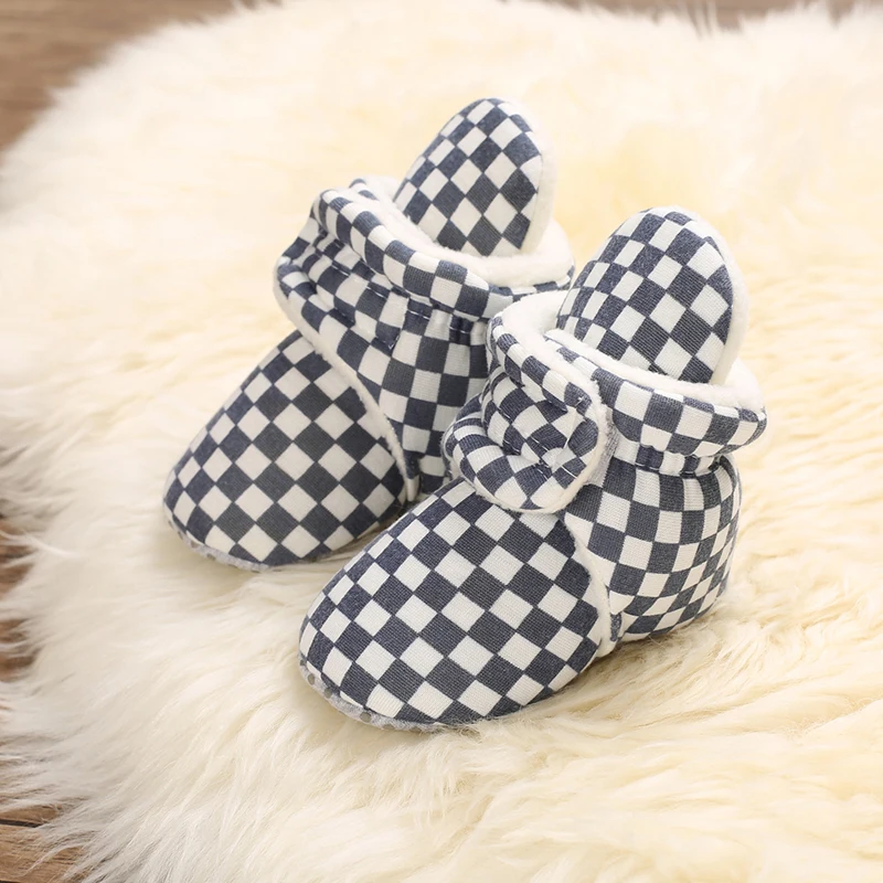 Теплые зимние ботинки для новорожденных