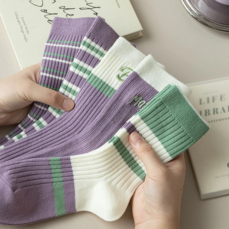 

Фиолетовые полосатые носки женские модные вышитые цветные блочные весенне-осенне-зимние чулки средней длины в студенческом стиле