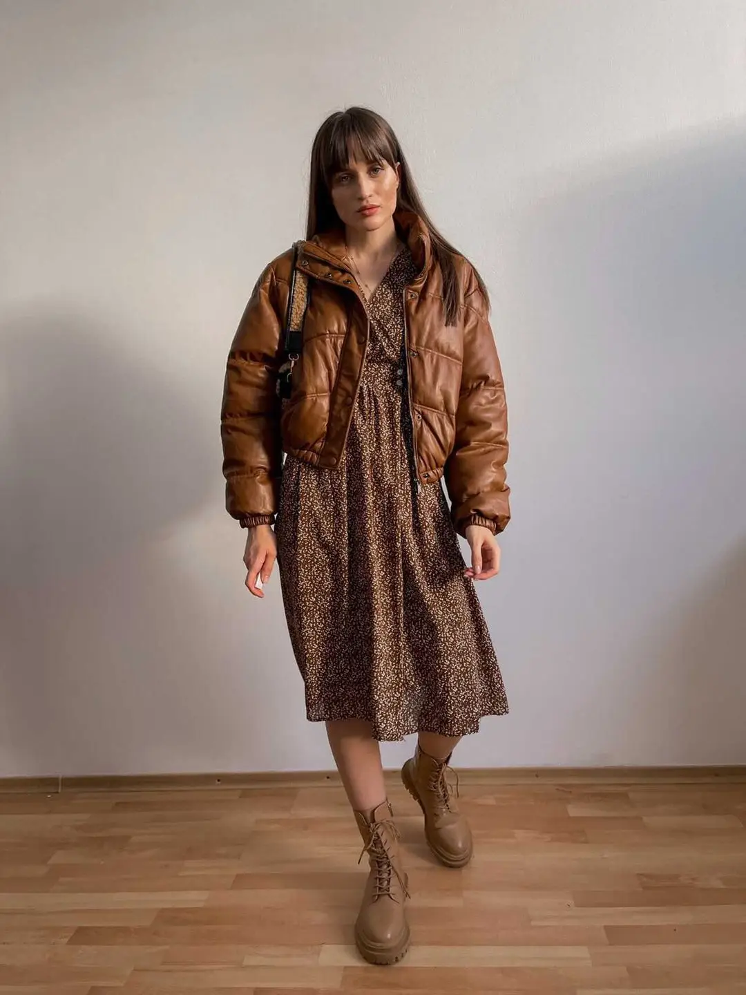 Зимние плотные теплые короткие парки женские модные черные пальто из