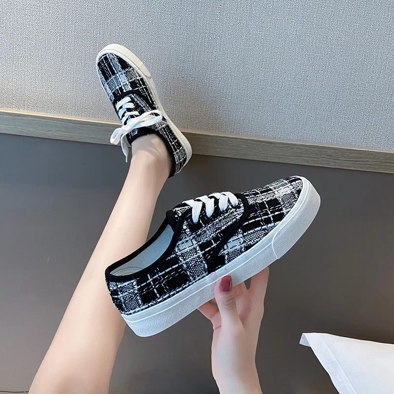 

New Woman Shoes Fashion Flat Running Canvas Sneakers Outdoor Spring Stylish Girls Sneakers Lace Vulcanized Shoes