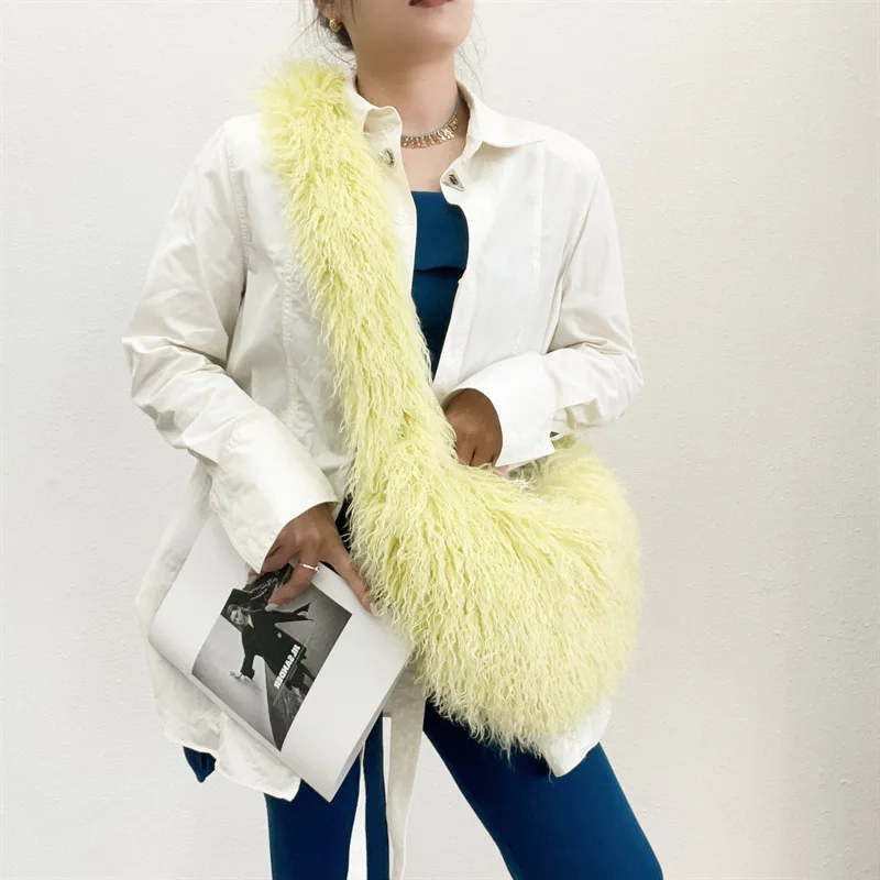 Y2K Artificial Wool Faux Fur Bag Sweet Girls Fluffy Plush Crossbody Bag Winter Large Capacity Punk Dumpling Bag Spice Girl Style