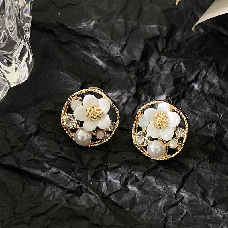 

Coconal Women Fashion Exquisite Gold Color Flower Pearl Hollow Women's Stud Earring Jewelry For Party Jewelry Gift Earrings