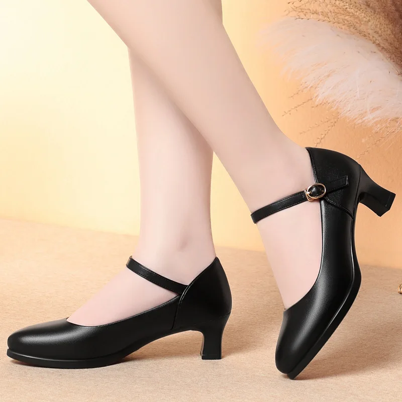 Рабочая обувь для стюардессы на каблуке 5 см женские черные мягкие удобные