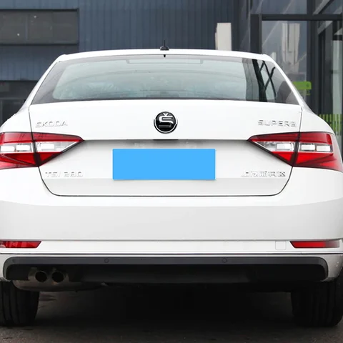 Значок на переднюю капот автомобиля, наклейка на замену для Skoda S Octavia 2 3 Kodiaq Fabia Karoq Superb 3 2 Scala VRS, 2 шт.