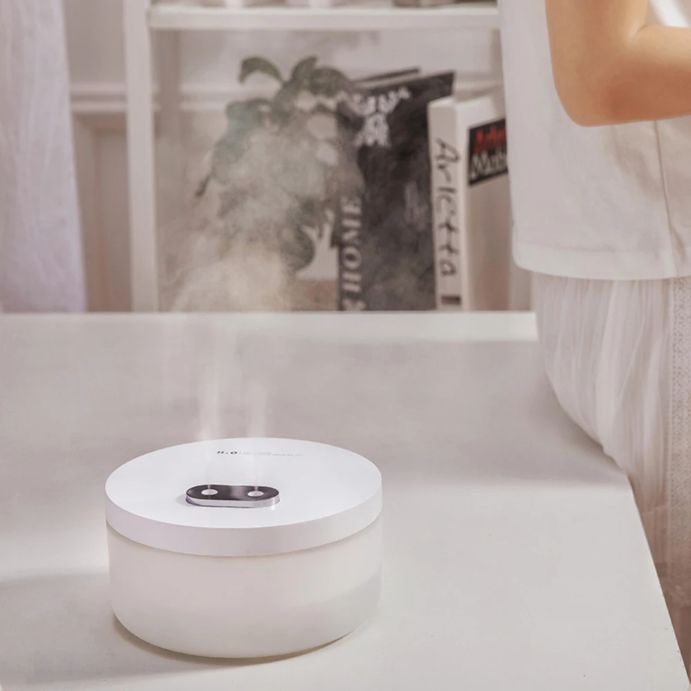 

Portable Car Purifier Mini Air Humidifier USB Mute Humidifier Aromatherapy Desk Bedroom with Romantic LED Lamp