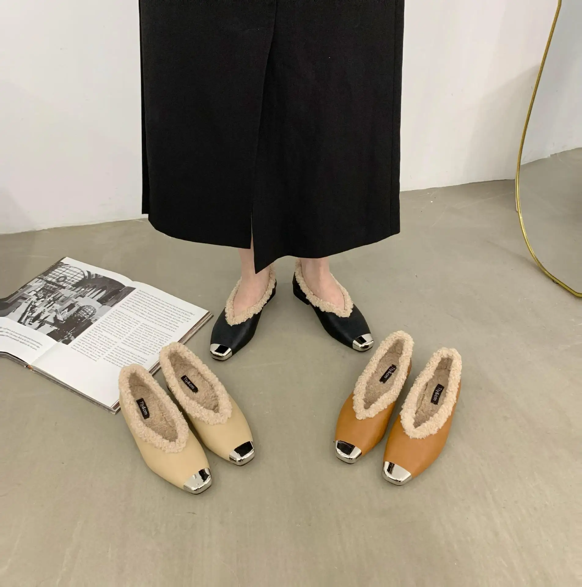 Туфли женские на плоской подошве разноцветные туфли Modis низком каблуке