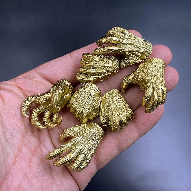 

1/6th Monster Biochemical 2,0 Golden Paw Set Model