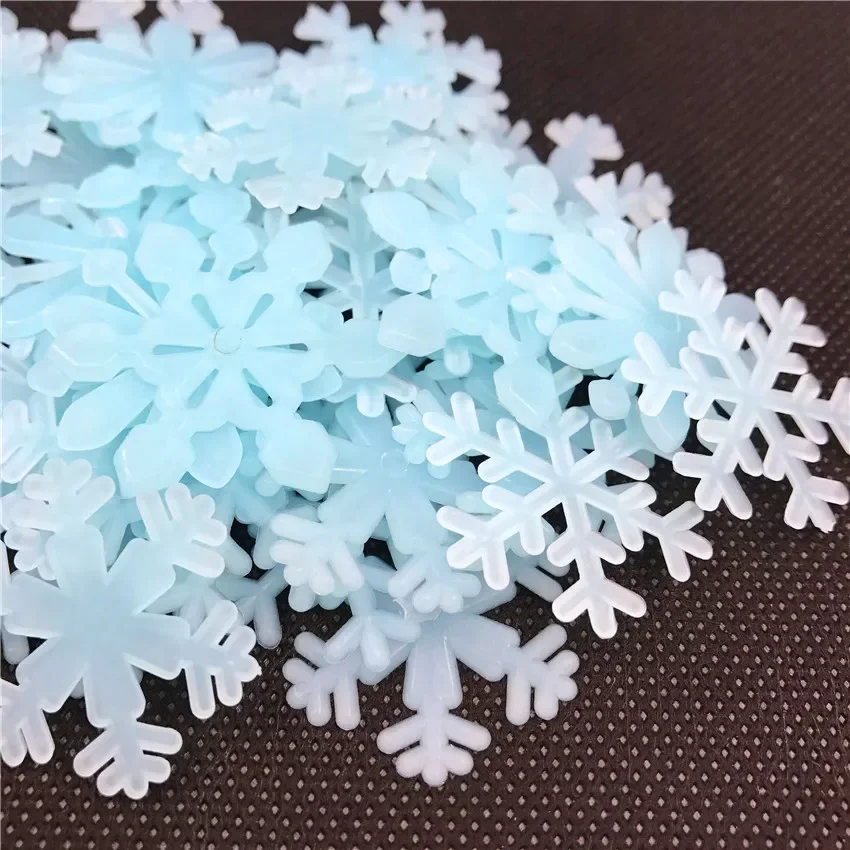 

50PCS/Set Colorful Luminous Snowflake Wall Stickers Glow In The Dark Decal for Kids Baby Rooms Bedroom Christmas Home Decoration