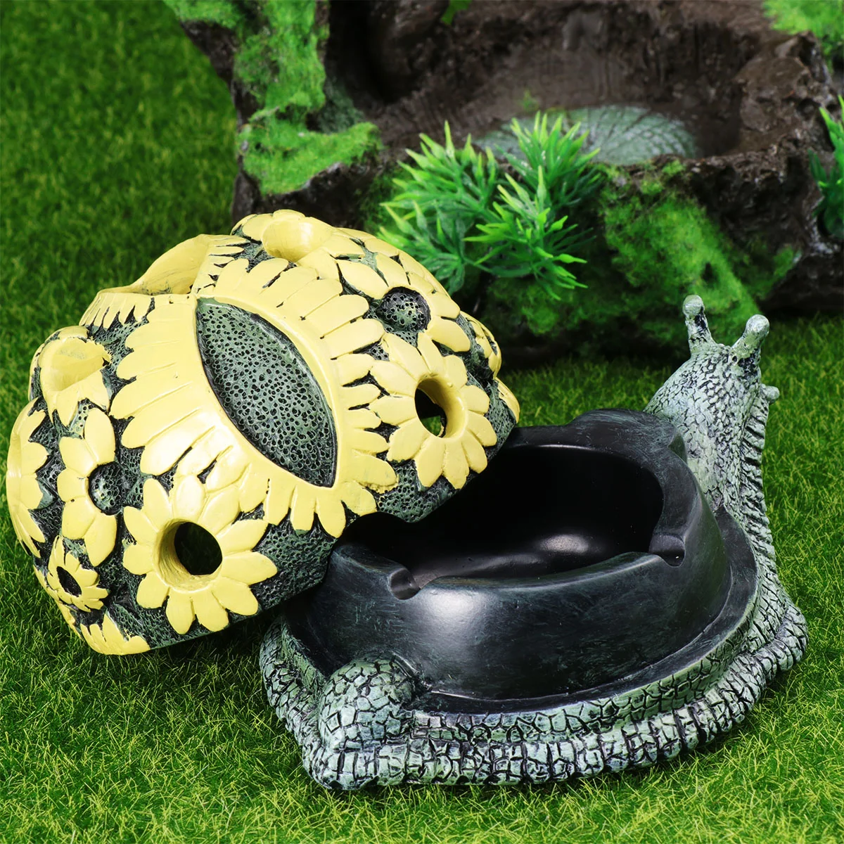 

1pc Cigarette Ashtray Cartoon Animal Snail Shape Natural Resin Material Creative for Gift