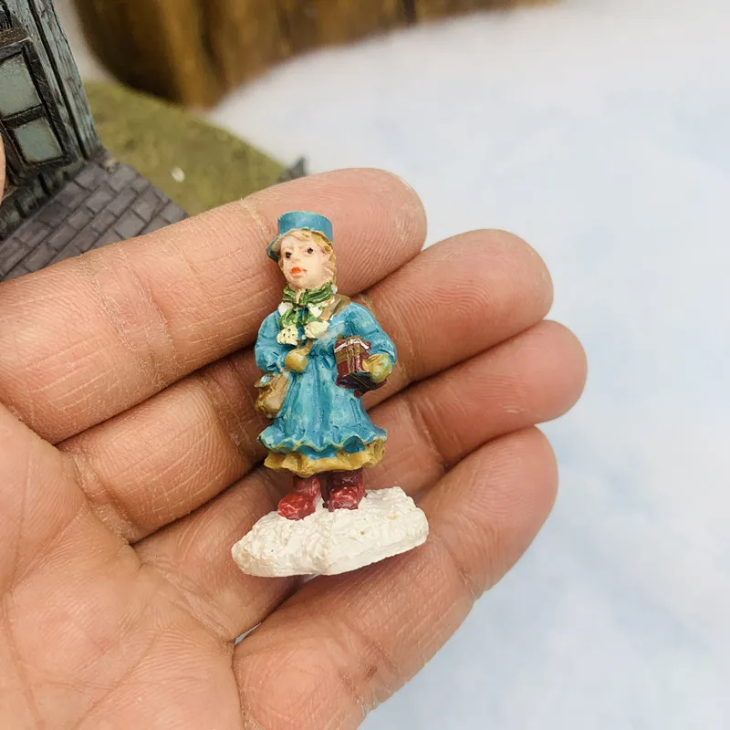 Миниатюрная садовая скульптура