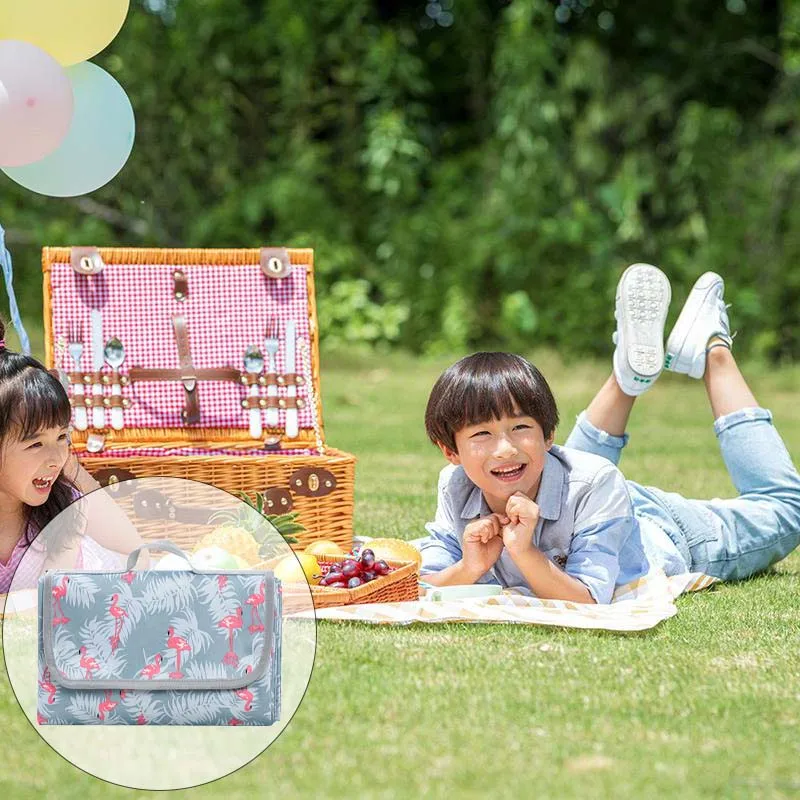 

Picnic Blanket Foldable Picnic Blankets Waterproof Sandproof Picnic Mat for Camping Travel Hiking Family Day Out Mat 6.5 x 4.7ft