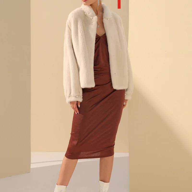 Рисунок 2 - Новая зимняя модная женская шуба 2023