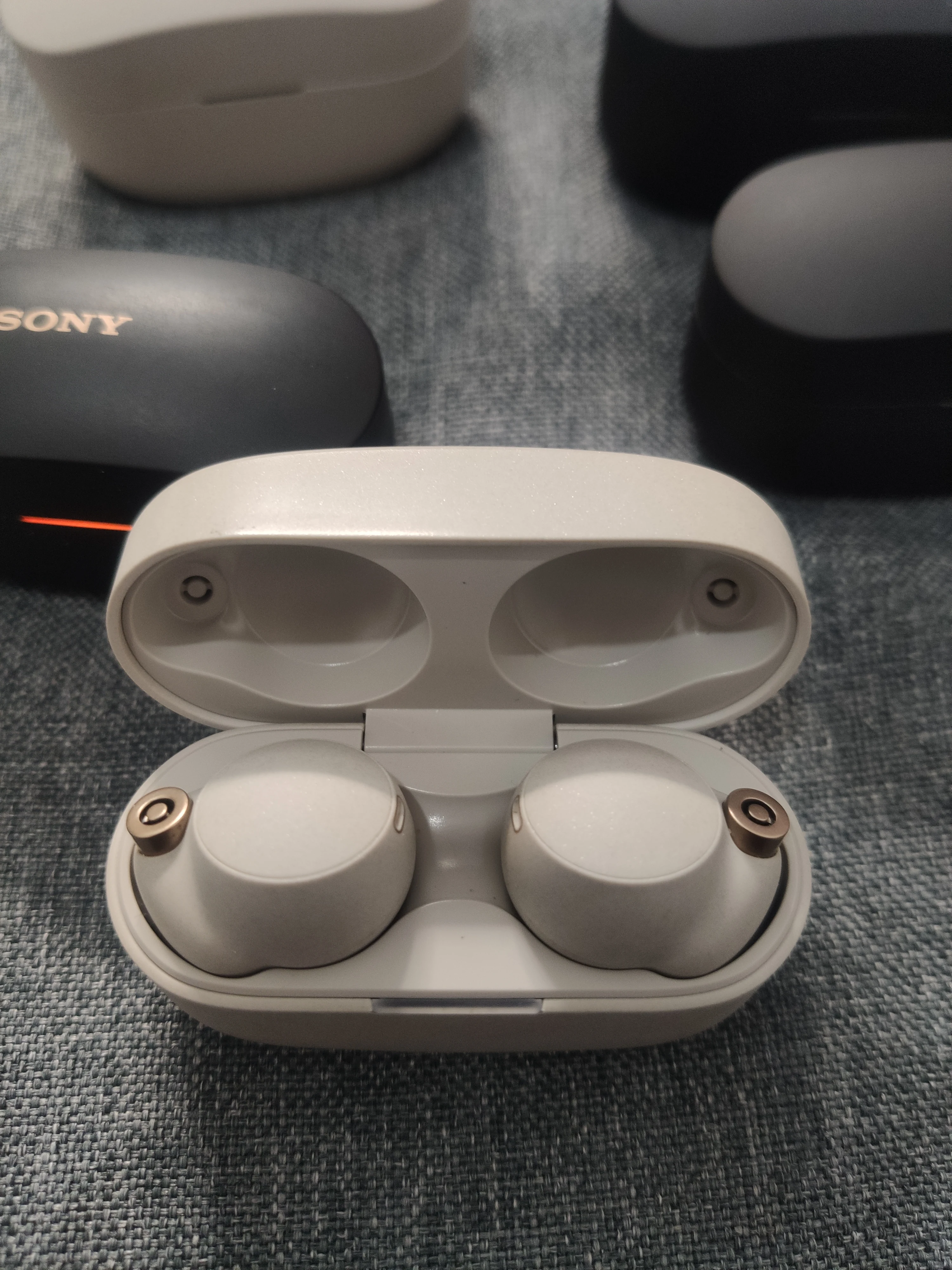 

YY2948 зарядное устройство для Sony чехол беспроводные наушники, полный комплект наушников, крышка аккумулятора, б/у Замена