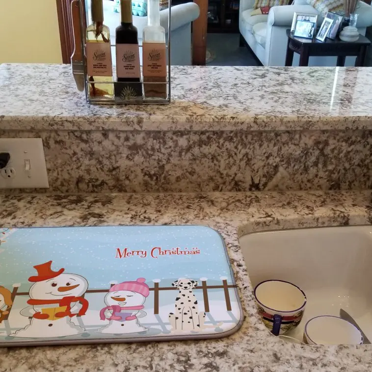 

«Сокровища с надписью "Merry Christmas", коврик для сушки далматинской посуды: восхитительные кароллеры для Вашего праздничного дома».