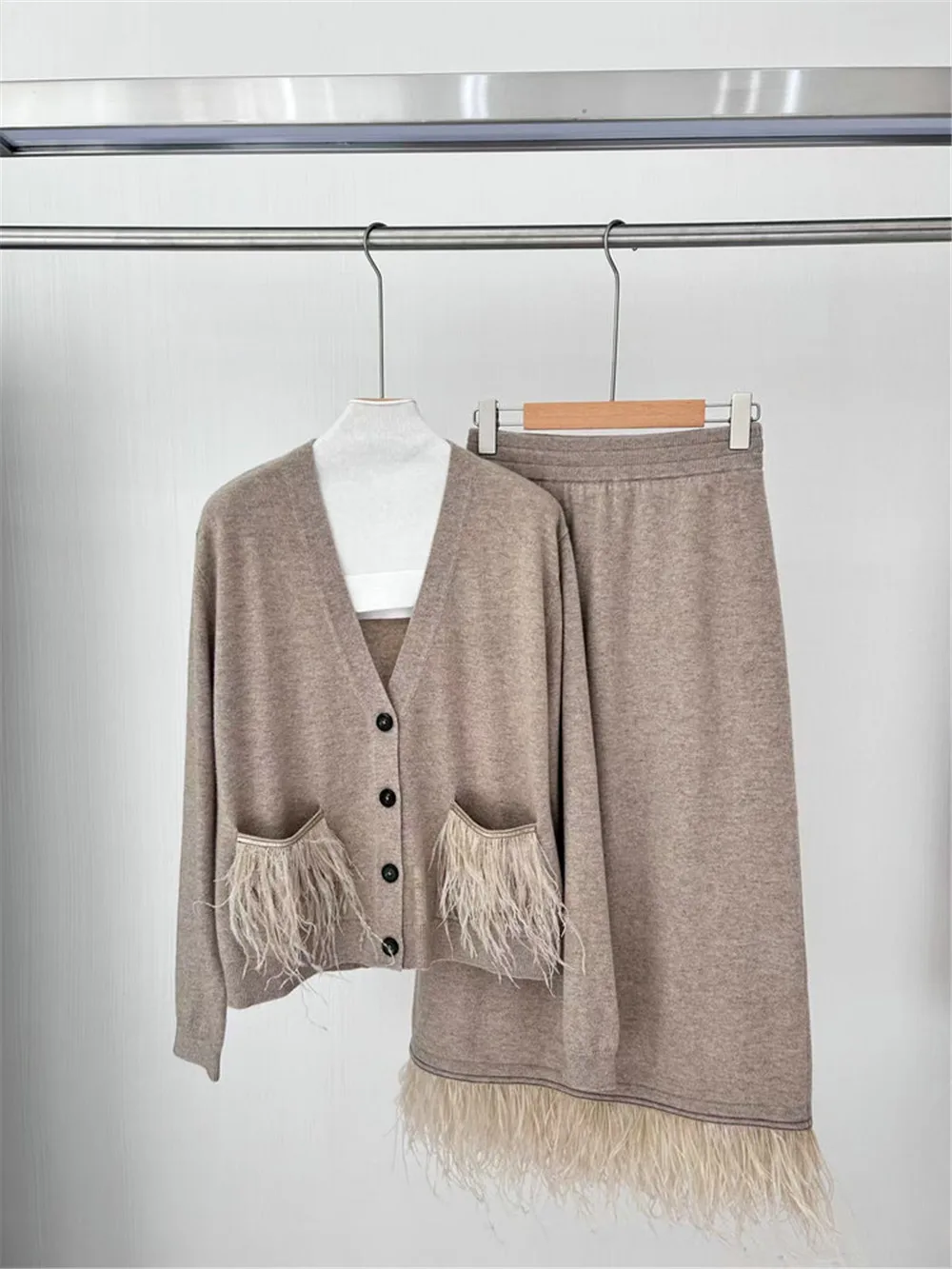 Женский кашемировый костюм с юбкой кардиган v-образным вырезом + прямая юбка