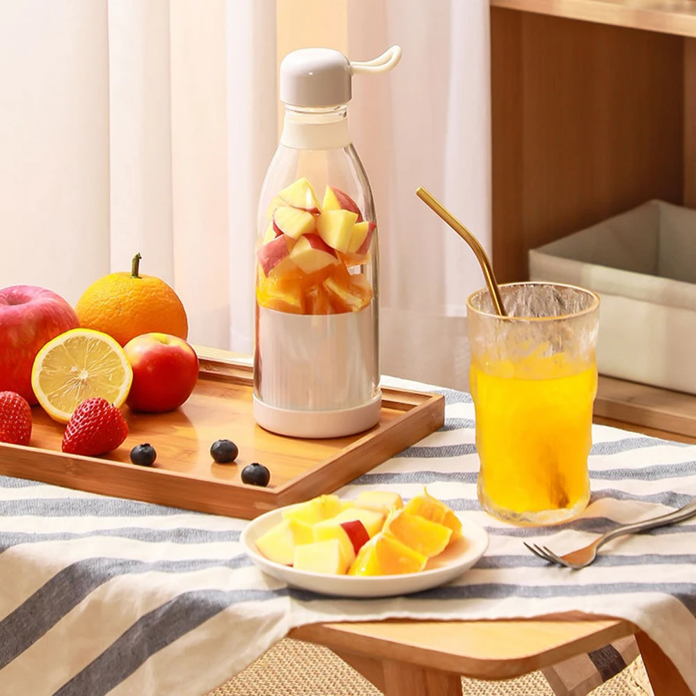 

Portable Electric Juicer 300ML Portable Fruit Smoothie Blender Cup Mini Blenders USB Wireless Press Charging Manual Juicers Cup