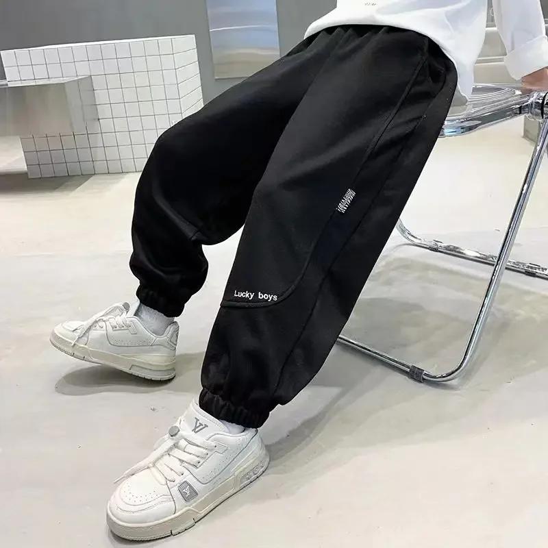 Рисунок 4 - Весенние детские однотонные спортивные