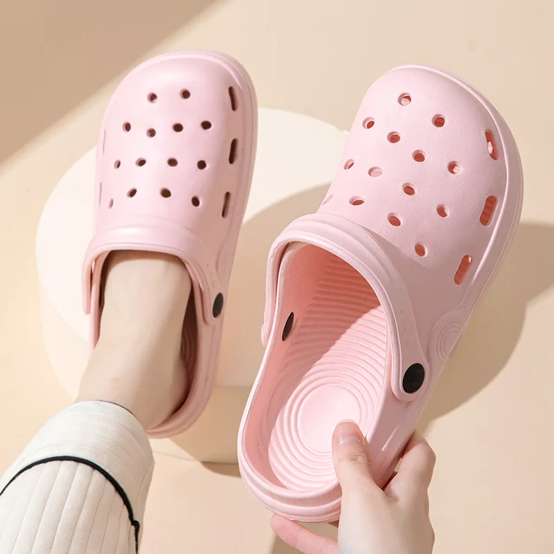 Summer New Women Hole Shoes Outdoor Female Beach Sandals Soft Sole EVA Light Couple Garden Shoes Ladies Leisure Walking Slippers