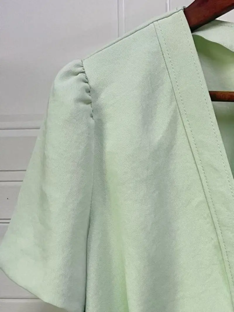 

Женское Плиссированное однобортное платье мини с оборками и коротким рукавом