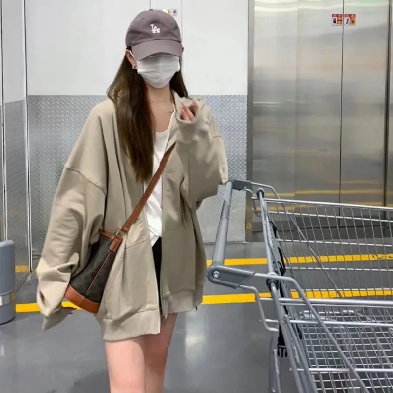 Рисунок 4 - Серый кардиган большого размера