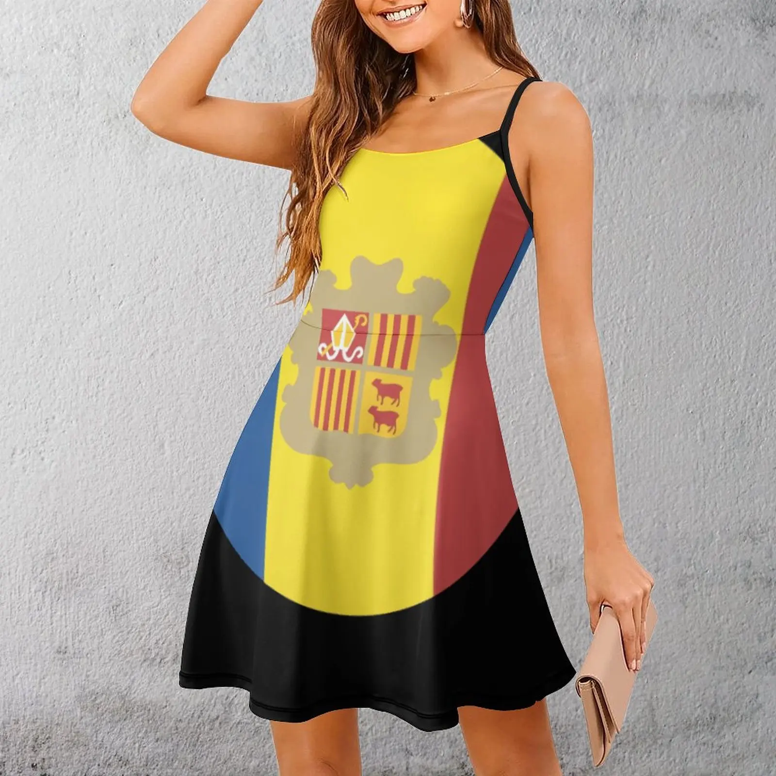 Женское платье на бретельках уникальное сексуальное с графическим принтом для