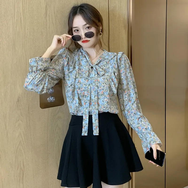 

Рубашка женская с V-образным вырезом, дизайнерская Блузка с оборками и принтом, свободная повседневная элегантная мягкая универсальная, большие размеры 4XL, на весну