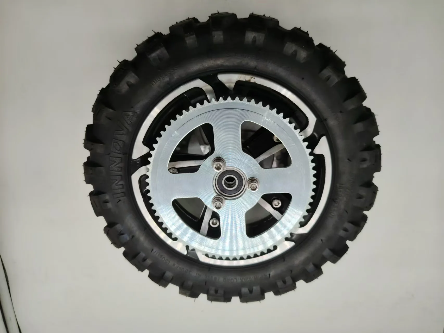 CST 90/65-6.5 бескамерные шины для скутеров