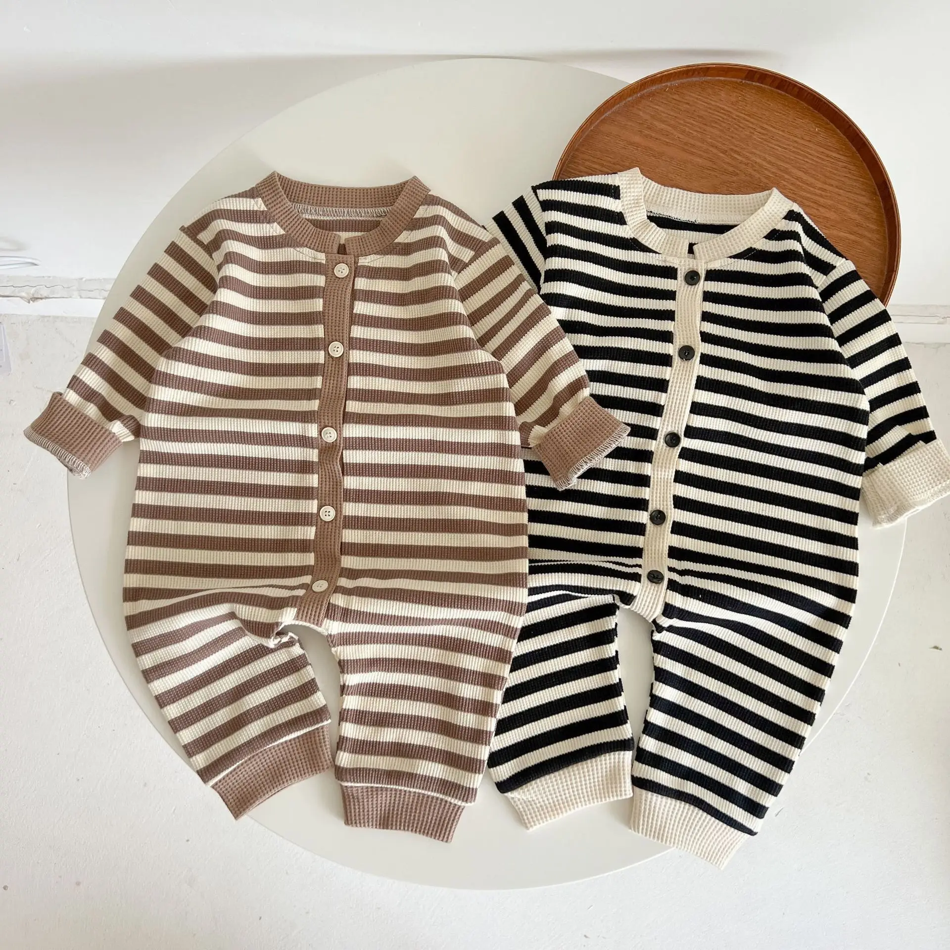 

2023 Spring Baby Korean Version Patchwork Color Striped Ha Yi Pure Cotton Bag Fart Clothes Newborn Onesie Climbing Suit
