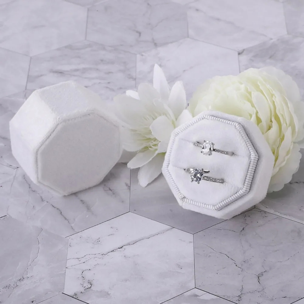 

Бархатная шкатулка для украшений