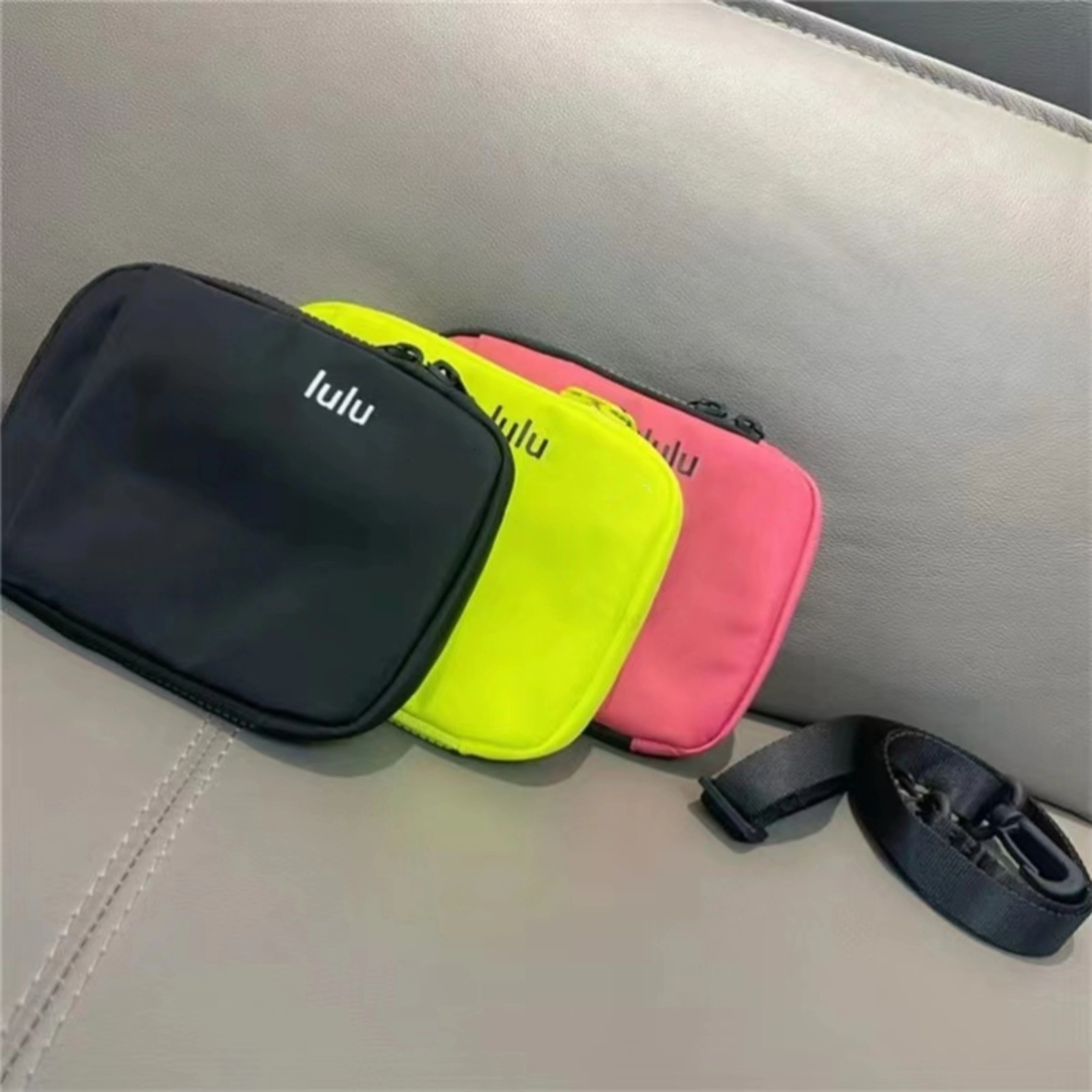 NWT Luluwomen Sports Running Waistpack 1L Daily Commuting Keys Phone Storage Bag Sports Leisure Adjustable Strap Crossbody Bag