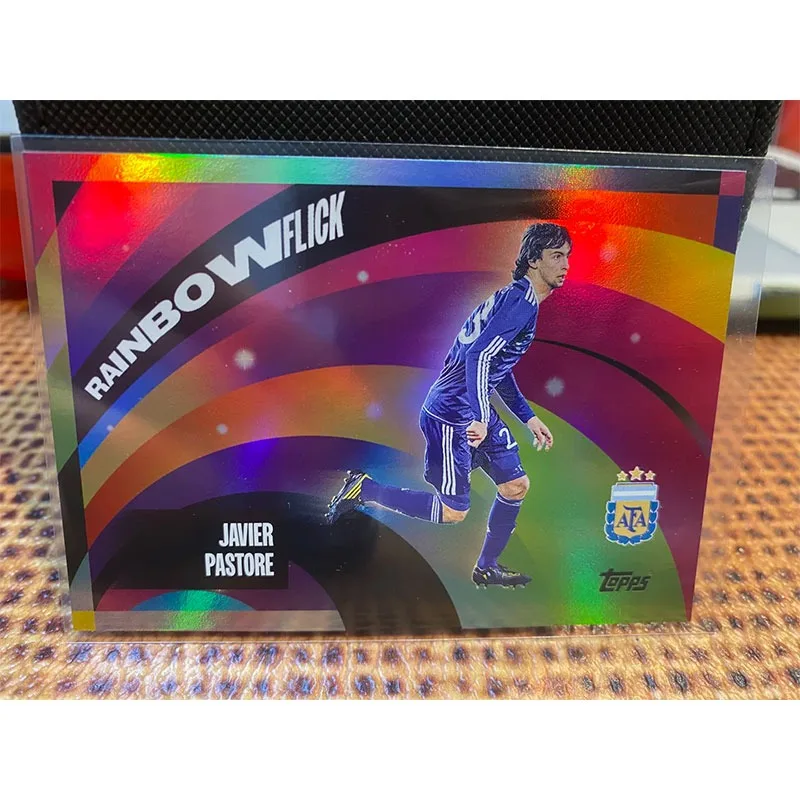 Фото Коллекционные карточки 2026 Topps: Официальный набор команды Аргентины на Чемпионате мира по футболу (Месси, Лаутаро, Альварес) — 1 автограф на 2 коробки для футбольных фанатов №4