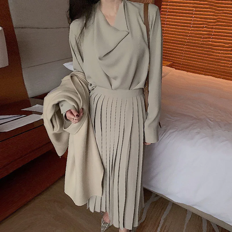 

2022 Spring Solid Simple O Neck Loose Full Office Lady Shirt+high Waist Pleated Skirt Suit Women