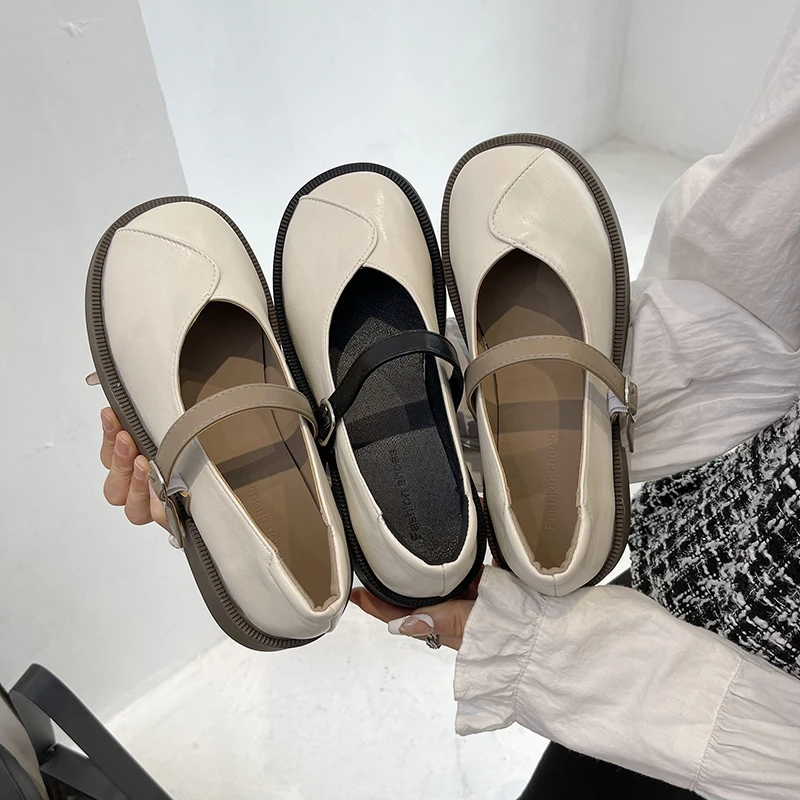 

Женские кроссовки на каблуке, повседневные туфли из искусственной кожи с розами, базовые туфли на плоской подошве в стиле ретро, весна-лето 2023