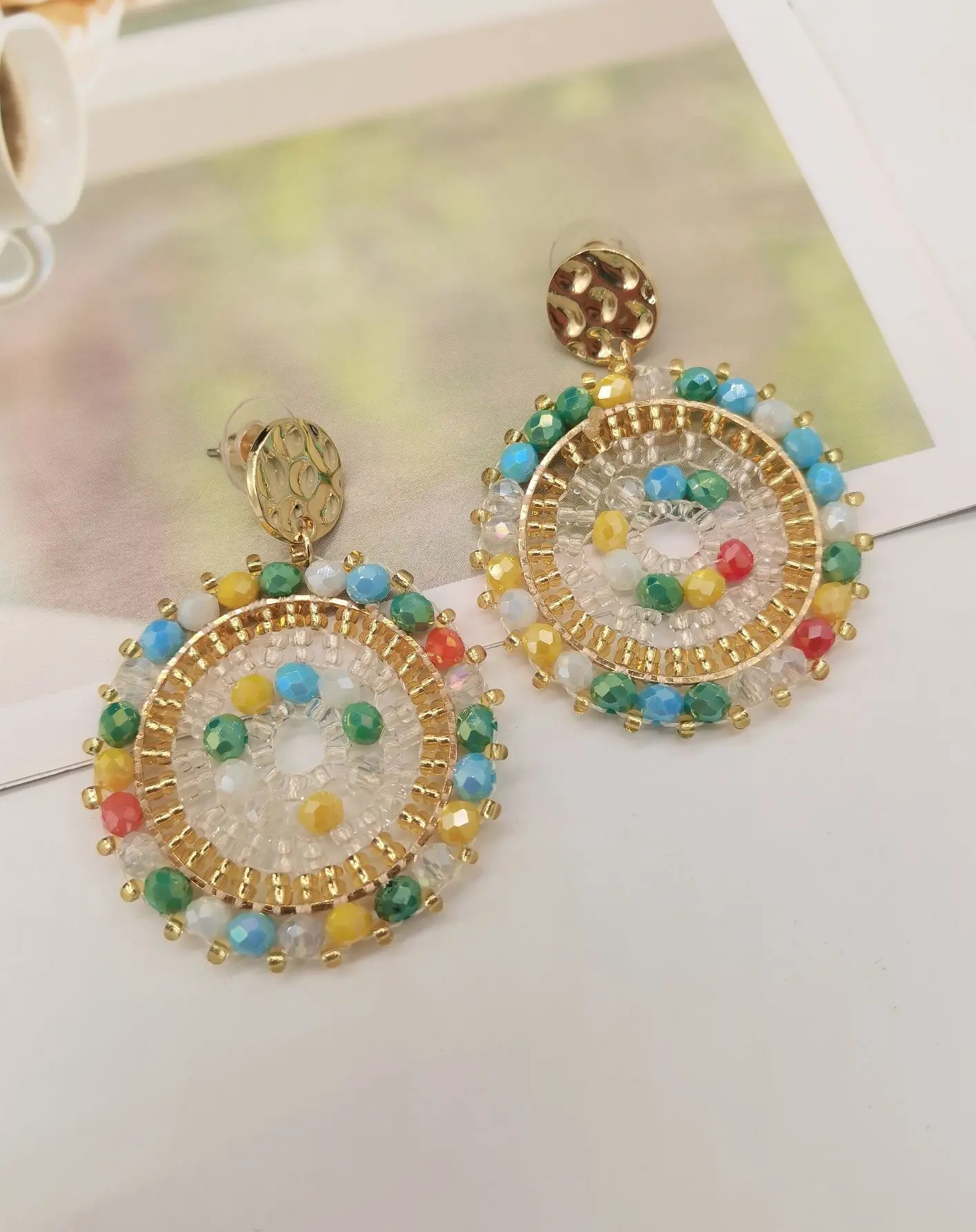 Женские серьги с вырезами модные оригинальные простые из сплава бусинами в