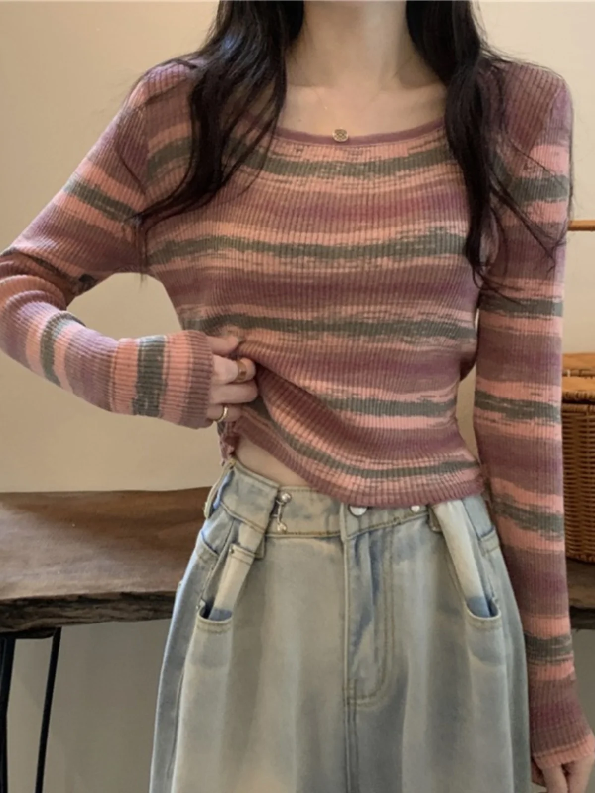 Внутренняя одежда с низким воротником в полоску на плечах трикотажная нижняя