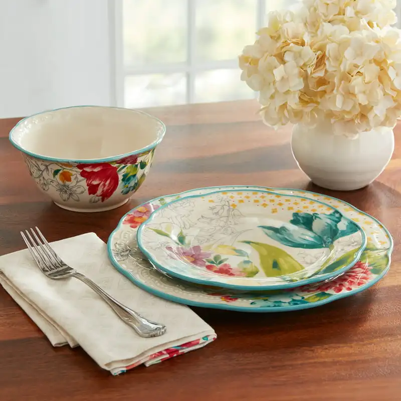 

- Stylish, Elegant and Classic White Porcelain Plates. Stylish, Elegant 12-Piece White Porcelain Dinnerware Set - Classic Classi